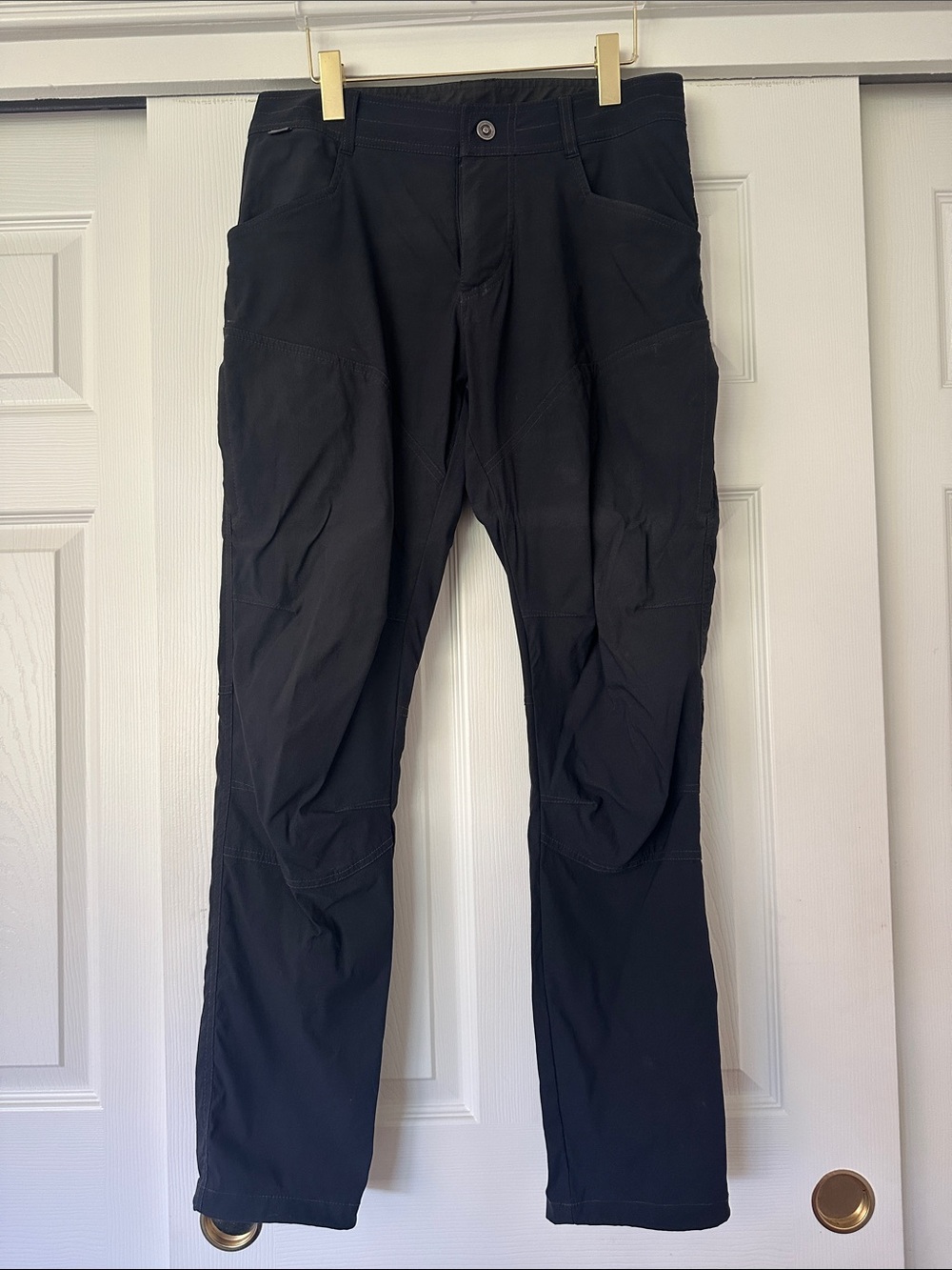 DNB Kuhl Black renegade Men's Cargo Stretch Pants